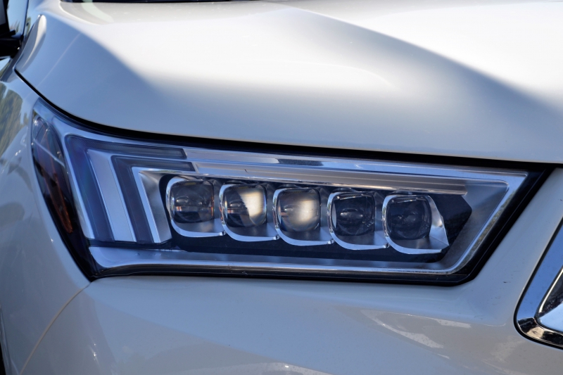 concession-ST CYR SUR MER-min_acura-headlamp-2834131